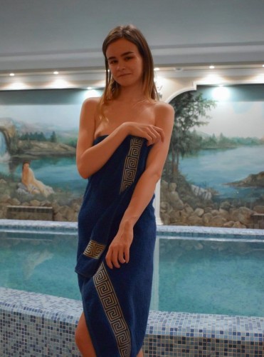 Лейла, Г. Струнино